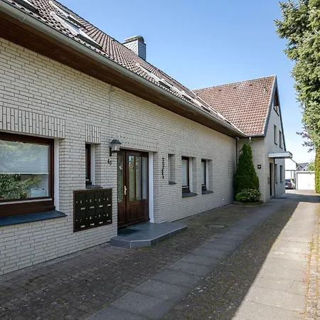 Haus Berolina 4 *